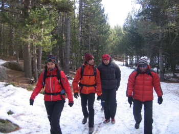 Caminant poc després del refugi Caminant poc després del refugi