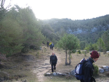 Deixem la pista i agafem un camí